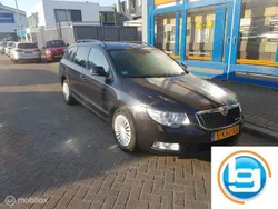 Zwart Gebruikt 2013 Skoda Superb Active Stationwagen | € 3.950 (Eerlijke prijs)