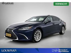 Blauw metallic Gebruikt 2023 Lexus ES300H President Line Sedan | € 59.450