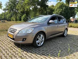 Geel Gebruikt 2008 Kia ProCeed 2 Hatchback | € 3.850