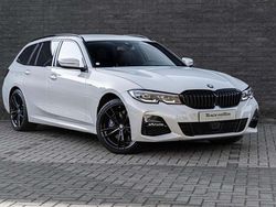 Wit Gebruikt 2021 BMW 330e M Sport Sedan | € 36.950 (Eerlijke prijs)