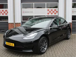 Zwart Gebruikt 2020 Tesla Model 3 Standard Range Sedan | € 20.950 (Eerlijke prijs)