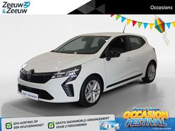 Licht wit Gebruikt 2024 Renault Clio V Evolution Hatchback | € 17.935 (Eerlijke prijs)