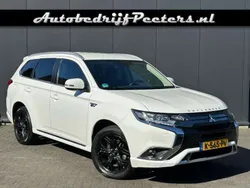 Wit Gebruikt 2021 Mitsubishi Outlander P-HEV SUV | € 22.950 (Eerlijke prijs)