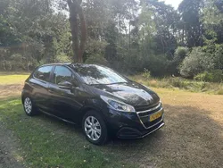 Zwart Gebruikt 2017 Peugeot 208 Active Hatchback | € 3.950 (Super prijs)