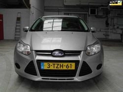 Grijs, metallic lak Gebruikt 2014 Ford Focus Trend Stationwagen | € 3.950 (Eerlijke prijs)
