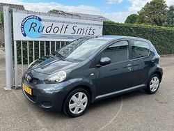 Grijs Gebruikt 2012 Toyota Aygo Comfort Hatchback | € 2.490 (Eerlijke prijs)