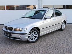 Zilver, metallic lak Gebruikt 2003 BMW 325 Sedan | € 13.950