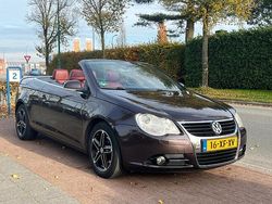 Bruin Gebruikt 2007 VW Eos Cabriolet | € 2.850 (Eerlijke prijs)