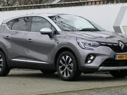 Grijs, metallic lak Gebruikt 2024 Renault Captur Techno SUV | € 25.900 (Iets duurder)