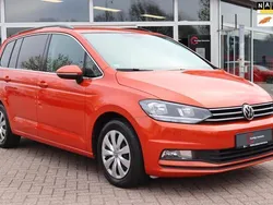 Oranje Gebruikt 2016 VW Touran Highline MPV | € 19.940 (Goede deal)
