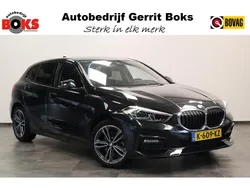 Zwart, metallic lak Gebruikt 2021 BMW 118 Executive Hatchback | € 24.844 (Eerlijke prijs)
