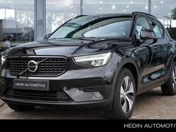 Zwart Gebruikt 2022 Volvo XC40 Plus SUV | € 32.995 (Eerlijke prijs)