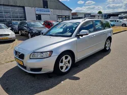 Grijs, metallic lak Gebruikt 2011 Volvo V50 Momentum Stationwagen | € 2.750 (Eerlijke prijs)