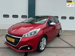 Rood, metallic lak Gebruikt 2019 Peugeot 208 Signature Sky Hatchback | € 8.925 (Eerlijke prijs)