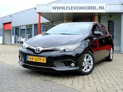 Zwart Gebruikt 2016 Toyota Auris Hatchback | € 13.450 (Eerlijke prijs)