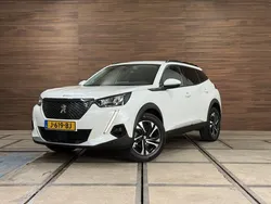 Wit, metallic lak Gebruikt 2020 Peugeot 2008 Allure SUV | € 18.890 (Eerlijke prijs)