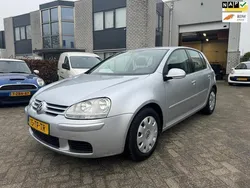 Grijs Gebruikt 2006 VW Golf V Trendline Hatchback | € 2.950 (Eerlijke prijs)