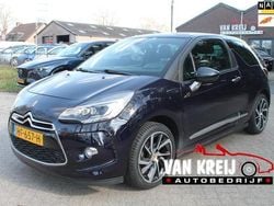 Blauw, metallic lak Gebruikt 2015 DS Automobiles DS3 Chic Hatchback | € 7.750 (Eerlijke prijs)
