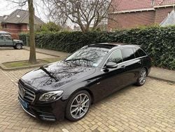 Zwart Gebruikt 2019 Mercedes E220 AMG line Stationwagen | € 25.000
