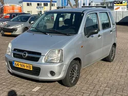 Grijs Gebruikt 2004 Opel Agila Essentia Hatchback | € 850 (Eerlijke prijs)