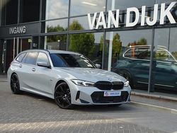 Grijs Gebruikt 2022 BMW 330 M Sport Stationwagen | € 38.850 (Duur)
