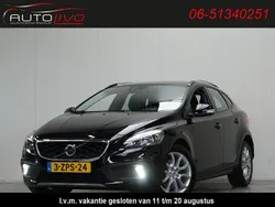 Zwart, metallic lak Gebruikt 2014 Volvo V40 CC Kinetic Stationwagen | € 10.995 (Eerlijke prijs)