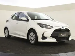 Wit Gebruikt 2023 Toyota Yaris Active Hatchback | € 21.300 (Eerlijke prijs)