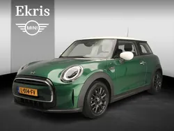 Groen, metallic lak Gebruikt 2021 Mini Cooper Hatchback | € 19.900 (Eerlijke prijs)