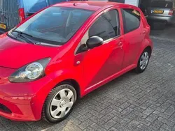 Rood Gebruikt 2006 Toyota Aygo Hatchback | € 2.250 (Eerlijke prijs)