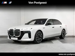 Mineralweiß metallic (wit metallic) Gebruikt 2024 BMW M760e Comfort Edition Sedan | € 138.900