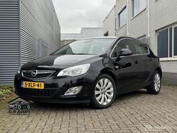 Zwart Gebruikt 2014 Opel Astra Cosmo Hatchback | € 7.495 (Eerlijke prijs)