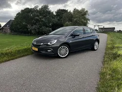 Grijs Gebruikt 2016 Opel Astra Innovation Hatchback | € 9.450 (Eerlijke prijs)