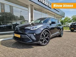 Zwart Gebruikt 2022 Toyota C-HR SUV | € 26.385 (Eerlijke prijs)
