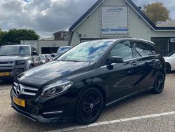 Zwart Gebruikt 2017 Mercedes B180 MPV | € 15.999 (Eerlijke prijs)