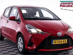 Rood Gebruikt 2020 Toyota Yaris Hybrid Active Hatchback | € 17.490 (Eerlijke prijs)