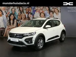 Wit Gebruikt 2021 Dacia Sandero Comfort Hatchback | € 14.950 (Iets duurder)