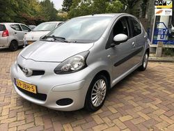 Grijs Gebruikt 2009 Toyota Aygo Comfort Hatchback | € 4.950 (Eerlijke prijs)