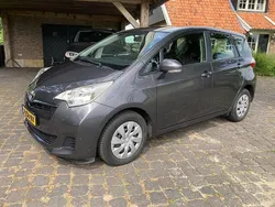 Grijs Gebruikt 2011 Toyota Verso-S MPV | € 9.950 (Eerlijke prijs)