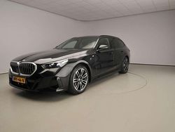 Zwart Gebruikt 2025 BMW 530e M Sport Stationwagen | € 67.900