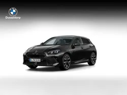 Zwart Nieuw 2025 BMW 120 M Sport Hatchback | € 57.690 (Iets duurder)