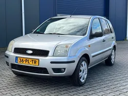 Grijs, metallic lak Gebruikt 2004 Ford Fusion Trend MPV | € 1.450 (Eerlijke prijs)