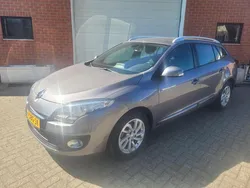 Grijs, metallic lak Gebruikt 2013 Renault Mégane GrandTour Expression Stationwagen | € 3.450 (Eerlijke prijs)