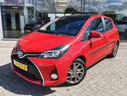 Rood Gebruikt 2016 Toyota Yaris Hatchback | € 14.500 (Eerlijke prijs)