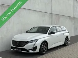 Wit, metallic lak Gebruikt 2022 Peugeot 308 Allure Stationwagen | € 23.980 (Eerlijke prijs)