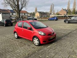 Rood Gebruikt 2007 Toyota Aygo Hatchback | € 595 (Super prijs)