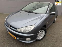 Grijs Gebruikt 2005 Peugeot 206 Hatchback | € 1.899 (Eerlijke prijs)