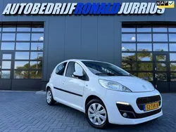Wit, metallic lak Gebruikt 2012 Peugeot 107 Active Hatchback | € 3.950 (Eerlijke prijs)