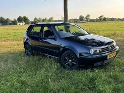 Blauw Gebruikt 1998 VW Golf IV Trendline Hatchback | € 4.000 (Duur)