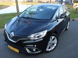 Zwart, metallic lak Gebruikt 2017 Renault Scénic IV Zen MPV | € 10.475 (Eerlijke prijs)