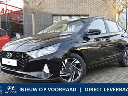 Zwart, metallic lak Nieuw 2025 Hyundai i20 Comfort Hatchback | € 26.825 (Eerlijke prijs)